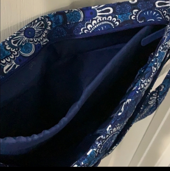 ‼️‼️NWOT Vera Bradley Essential Messenger Bag - Picture 3 of 4